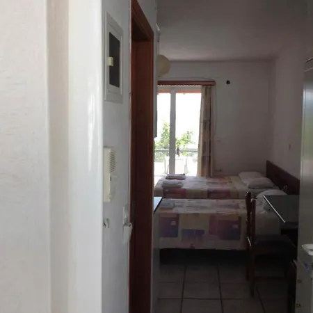 Gikas Triple Sea View B6